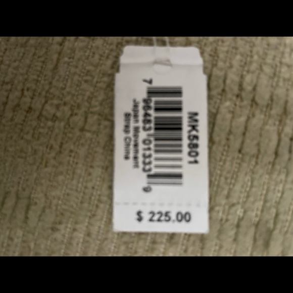 AUTHENTIC MK (MICHAEL KORS GOLD WATCH With Leppard - Picture 6 of 6